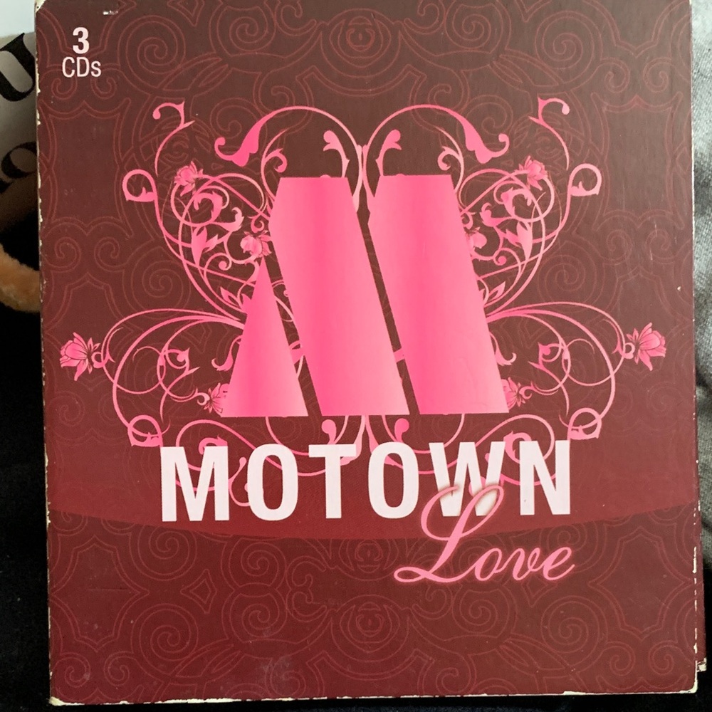 Motown Love 2-CD Set missing 3rd disk